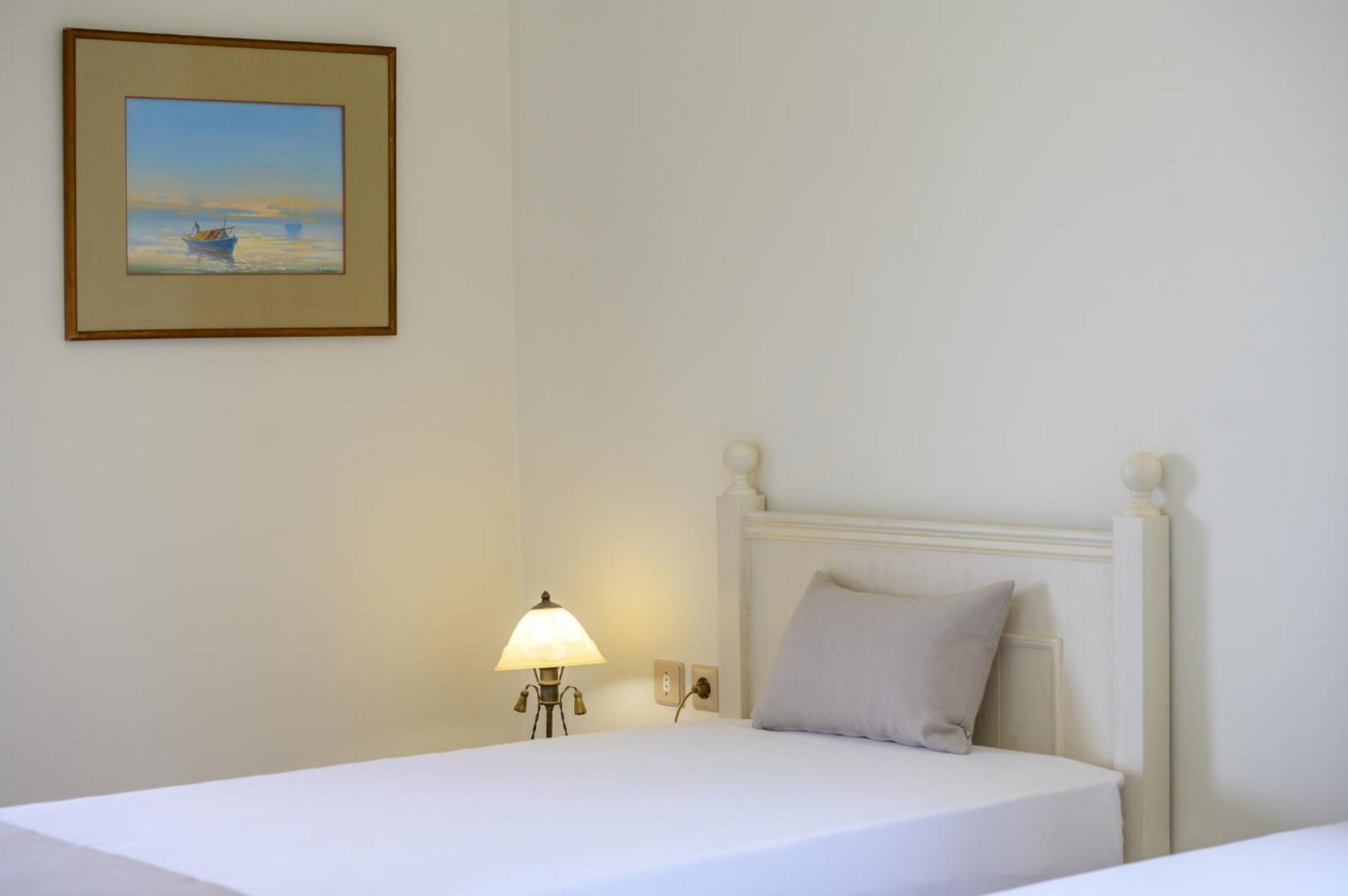 Villa Araucaria - Private Pool, Jacuzzi, Sea View Ретимно Екстериор снимка