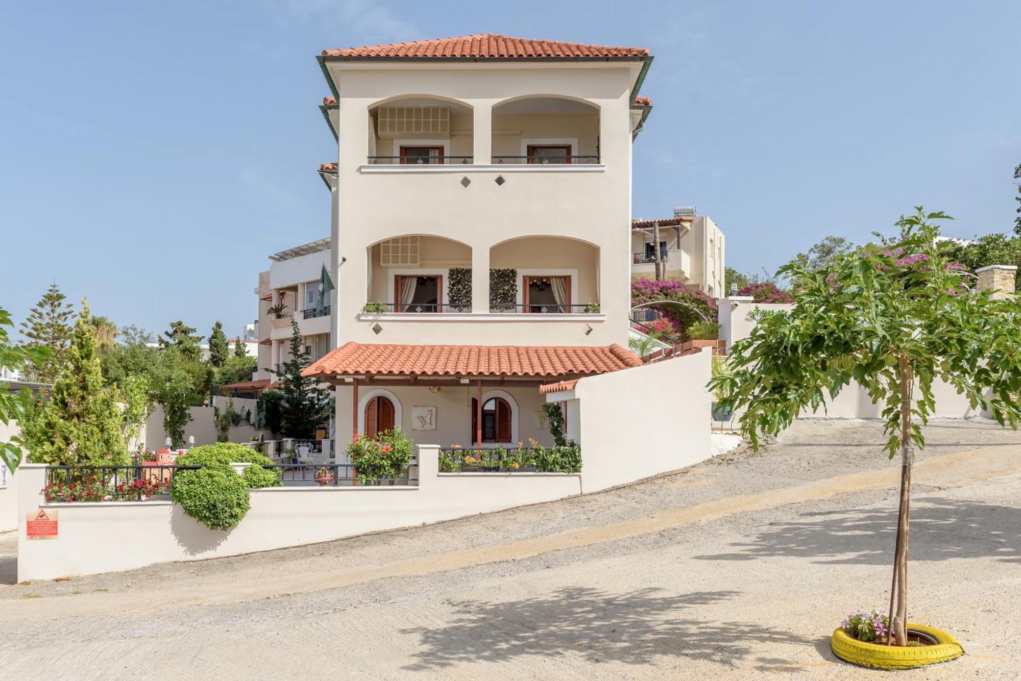 Villa Araucaria - Private Pool, Jacuzzi, Sea View Ретимно Екстериор снимка