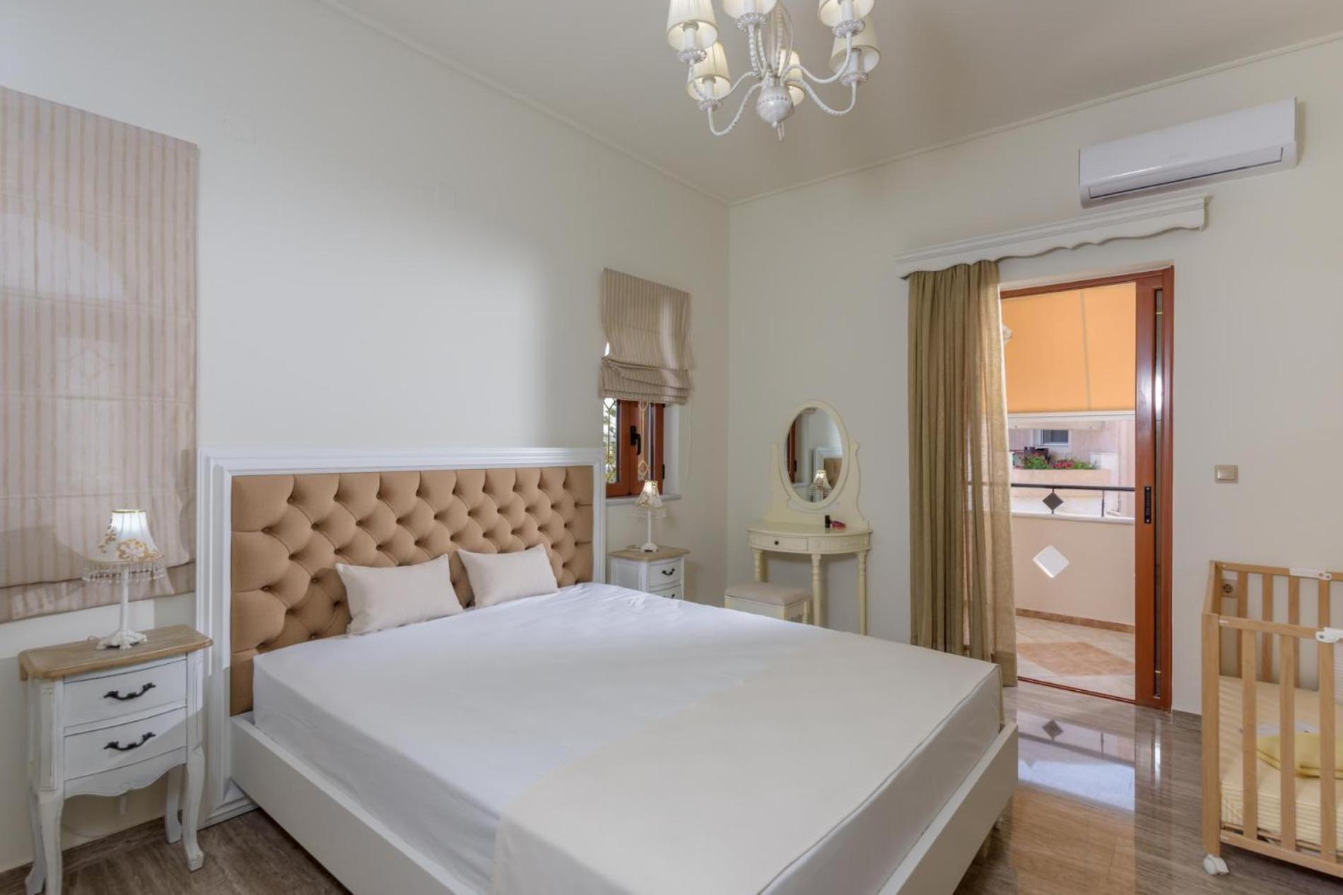 Villa Araucaria - Private Pool, Jacuzzi, Sea View Ретимно Екстериор снимка