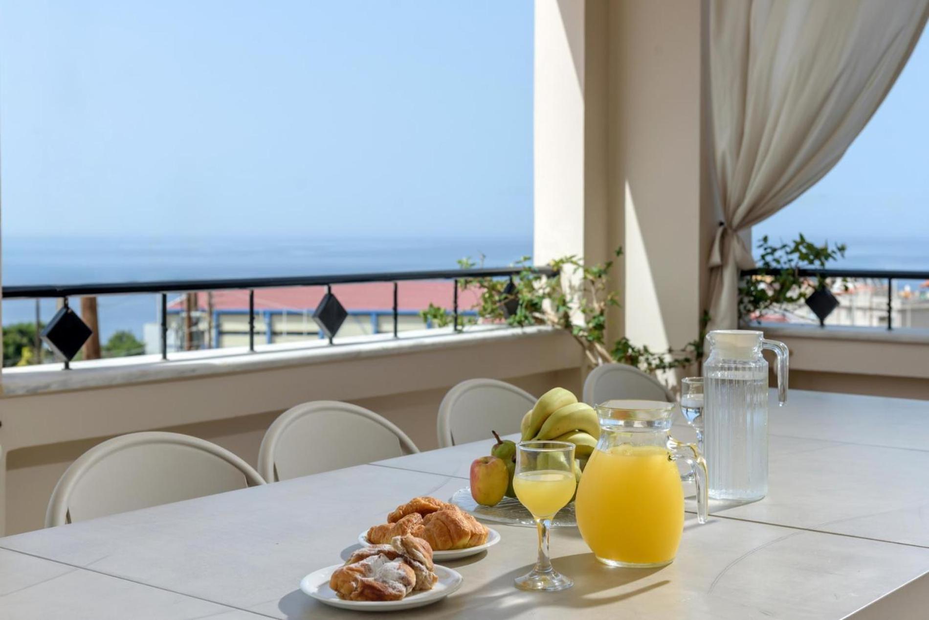 Villa Araucaria - Private Pool, Jacuzzi, Sea View Ретимно Екстериор снимка