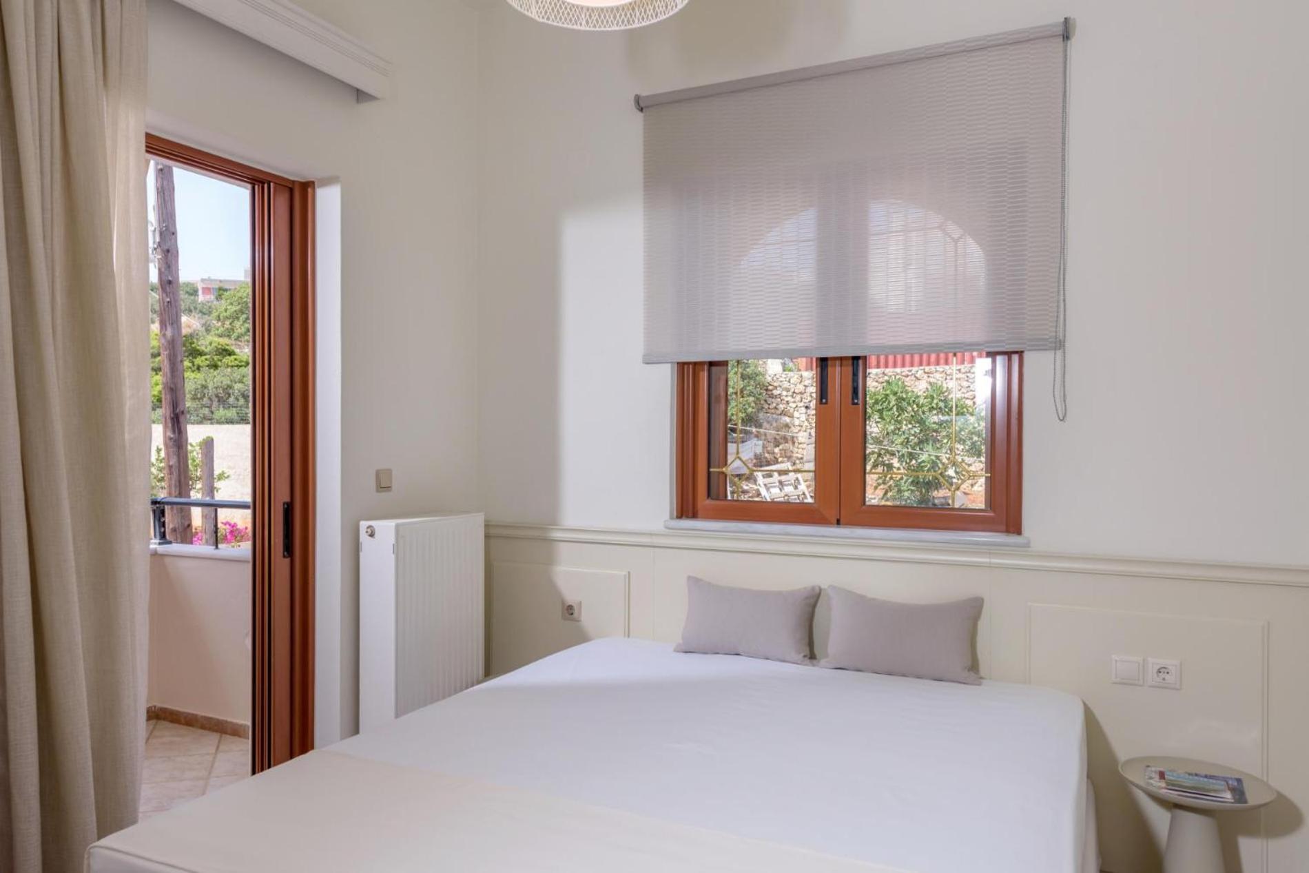Villa Araucaria - Private Pool, Jacuzzi, Sea View Ретимно Екстериор снимка